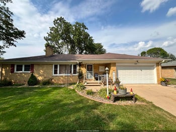 147 Hilltop Dr, Green Bay, WI 54301-2711