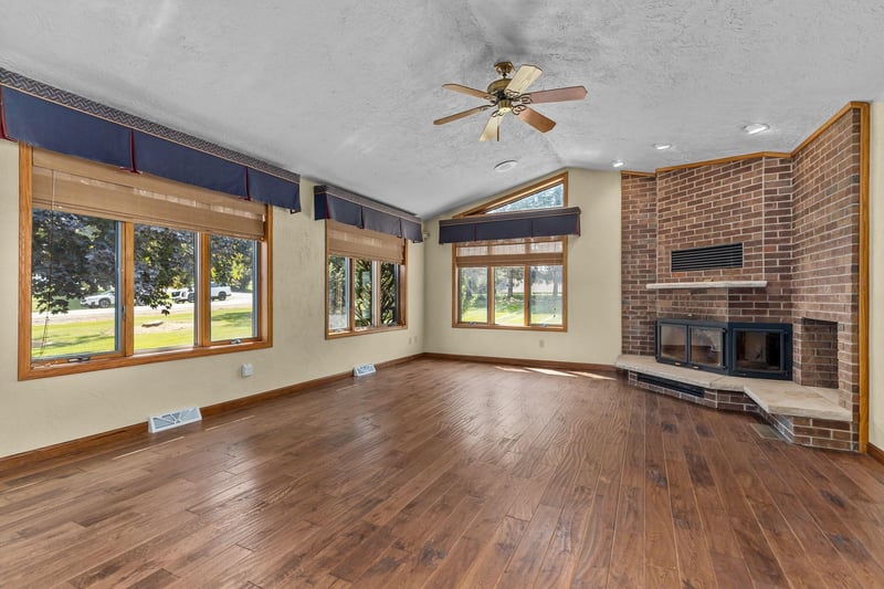 9 Kurt Ave, Appleton, WI 54913