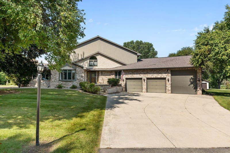 9 Kurt Ave, Appleton, WI 54913