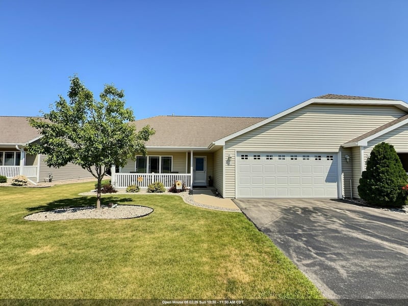 262 Wyldewood Dr, Oshkosh, WI 54904