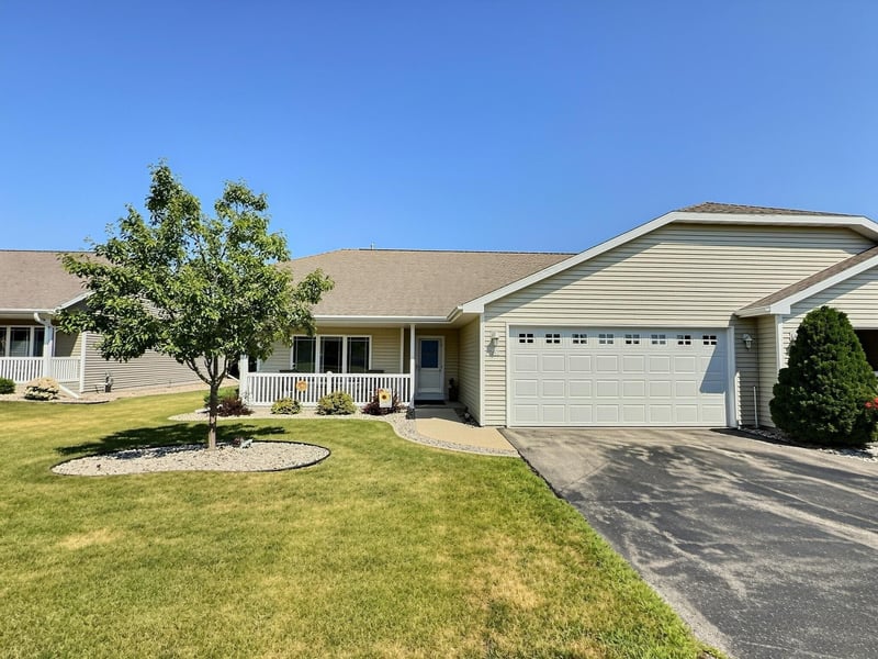 262 Wyldewood Dr, Oshkosh, WI 54904
