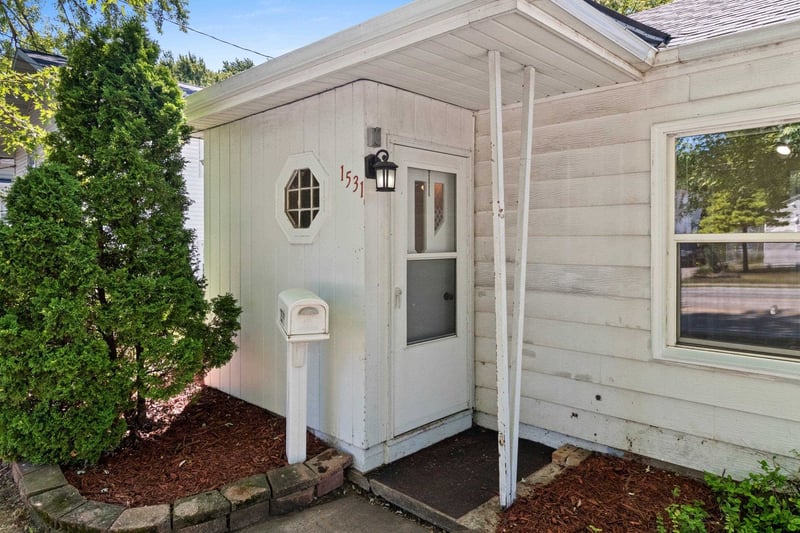 1531 Murdock Ave, Oshkosh, WI 54901-2170
