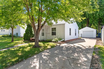 1531 Murdock Ave, Oshkosh, WI 54901-2170
