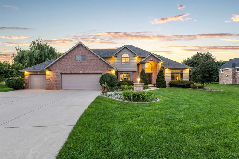 632 Broken Covey Ct, De Pere, WI 54115