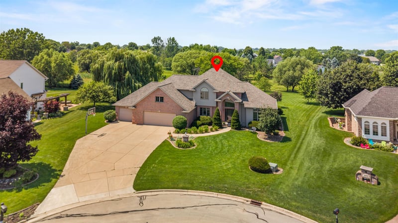632 Broken Covey Ct, De Pere, WI 54115