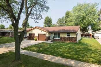 517 Kelly Jo Dr, Green Bay, WI 54303
