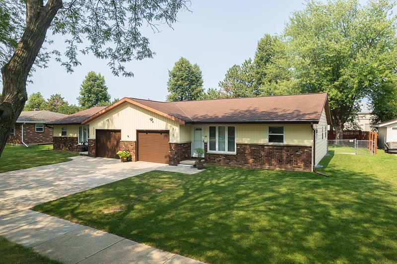 517 Kelly Jo Dr, Green Bay, WI 54303