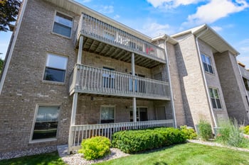 1600 Rustic Oaks Ct #11, Green Bay, WI 54301