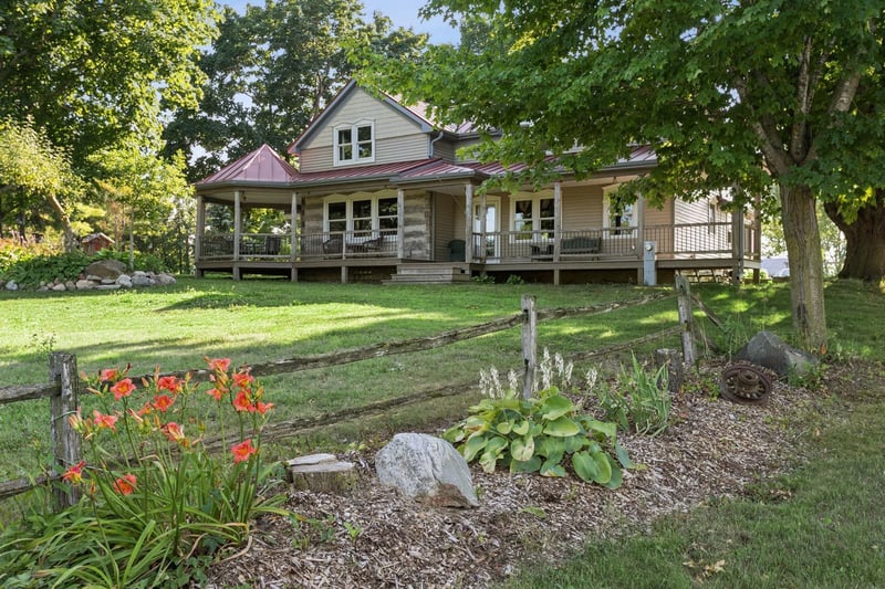 8122 Morrison Rd, Greenleaf, WI 54126