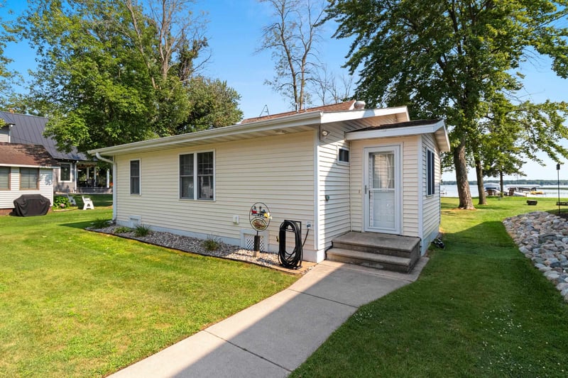 W4965 Stark Rd, Shawano, WI 54166