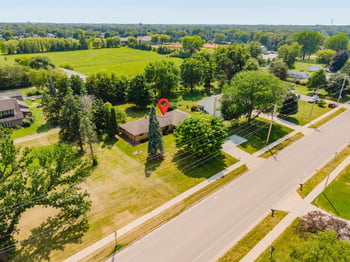 2897 Omro Rd, Oshkosh, WI 54904
