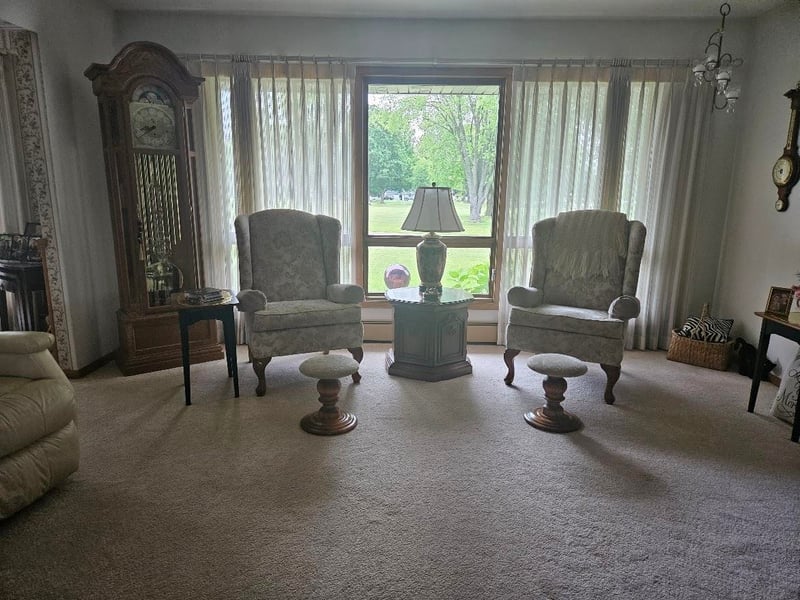 331 Orchard Cir, Gillett, WI 54124-0106
