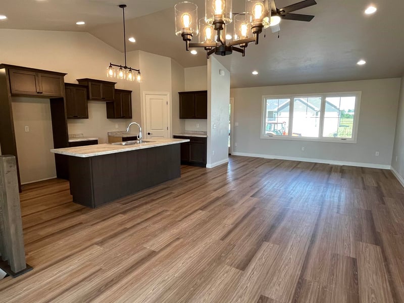 1430 Caroline Dr, New London, WI 54961-7317