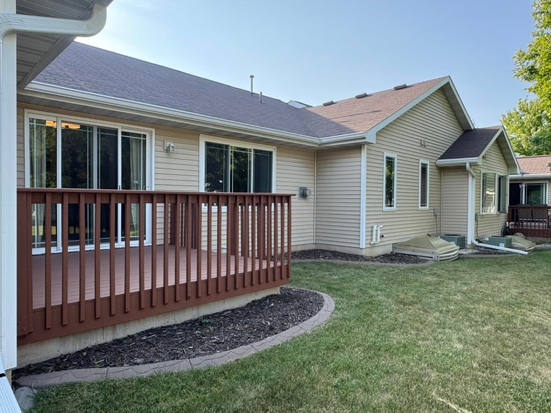476 Wyldewood E Dr, Oshkosh, WI 54904