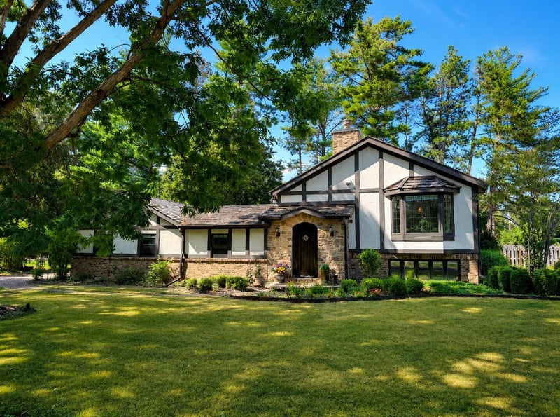 110 River Island Dr, Oconto Falls, WI 54154-9500