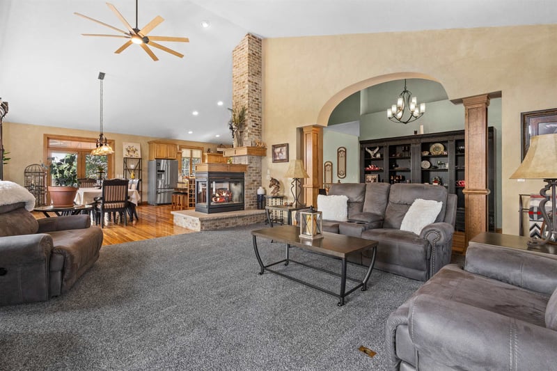 N3224 Feather Ridge Dr, Appleton, WI 54913-9698