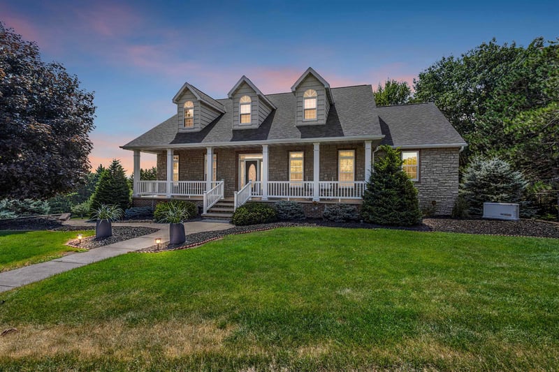 N3224 Feather Ridge Dr, Appleton, WI 54913-9698