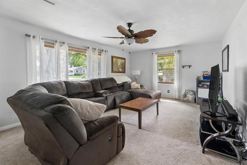 620 Sunset Ave, Appleton, WI 54911