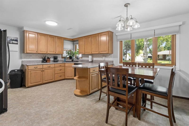 620 Sunset Ave, Appleton, WI 54911