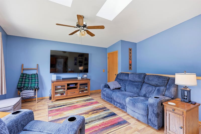 217 Mitchell Ave, Appleton, WI 54915-2158