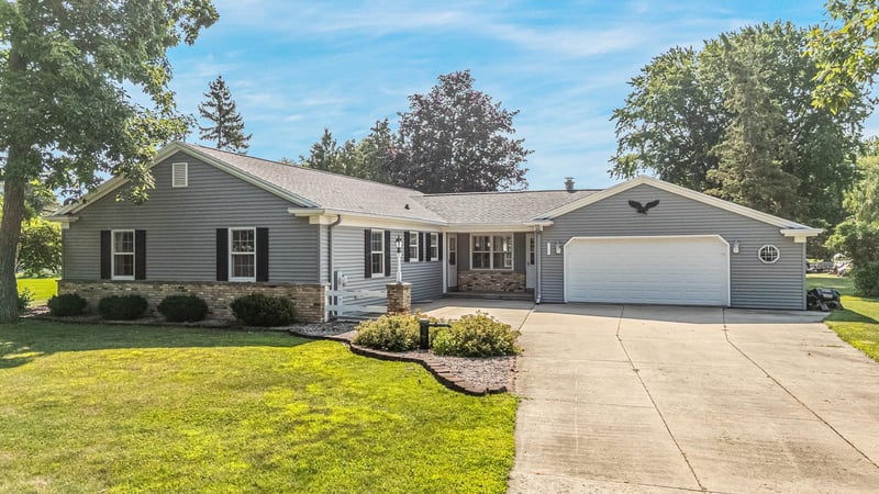 5116 Violet Ln, Oshkosh, WI 54904