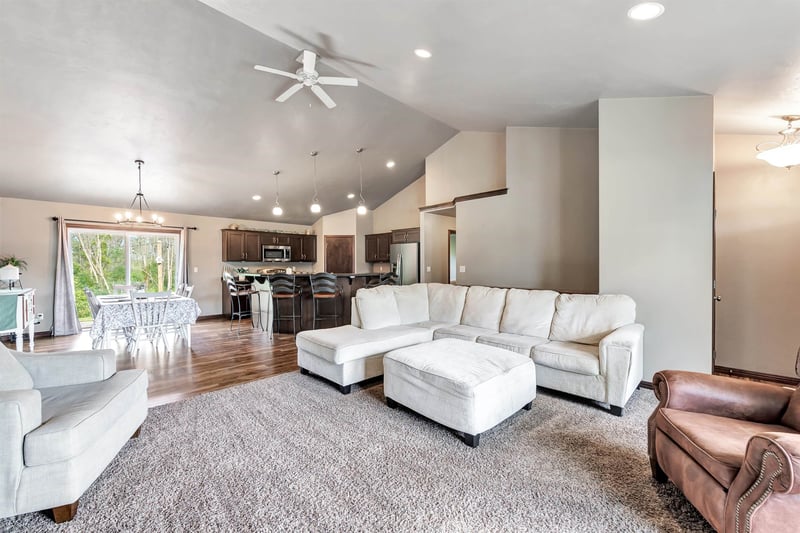 2458 Prairie Wind Ct, Green Bay, WI 54303-6022