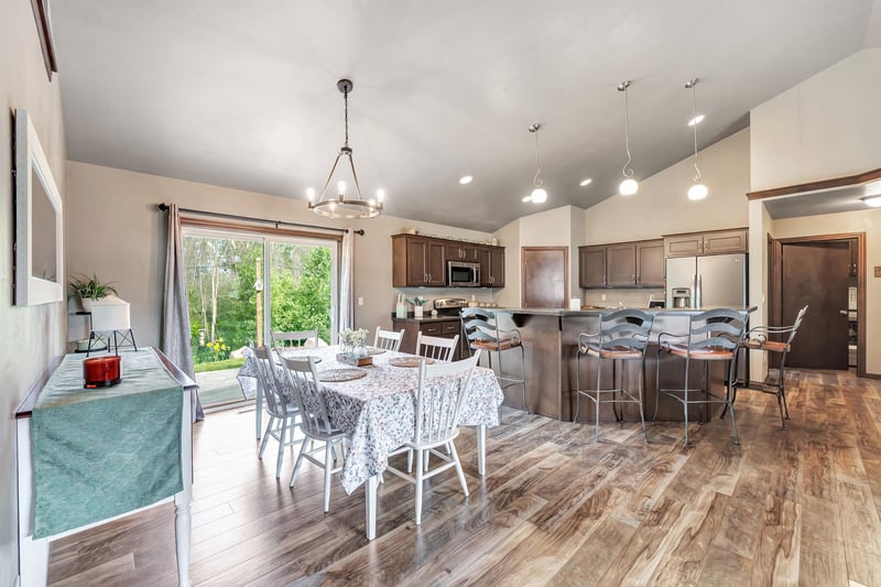 2458 Prairie Wind Ct, Green Bay, WI 54303-6022