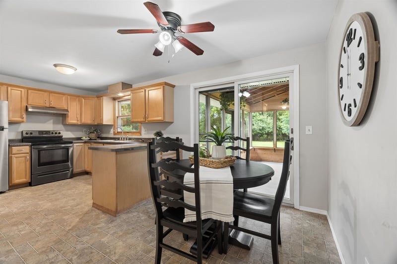 N1422 Greenwood Rd, Greenville, WI 54942