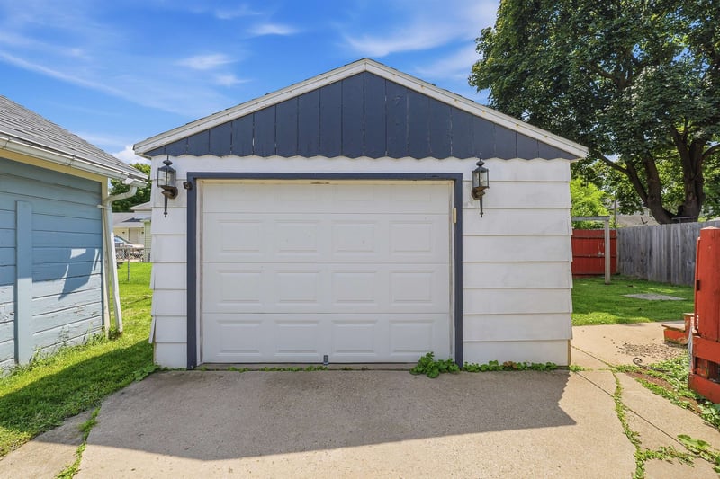 313 Prospect Ave, Oshkosh, WI 54901
