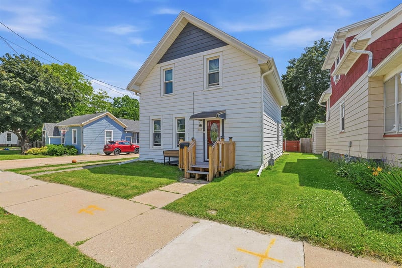313 Prospect Ave, Oshkosh, WI 54901
