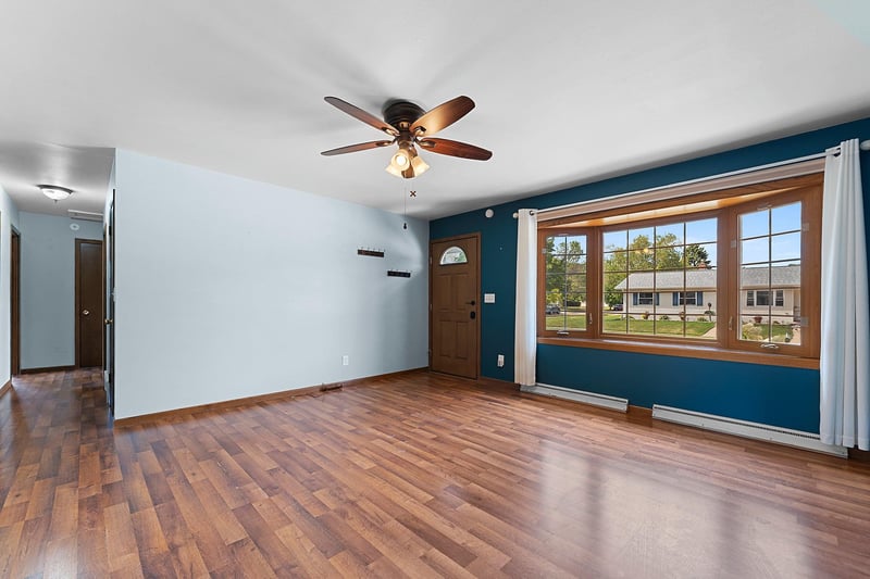 1919 Winchester Ave, Oshkosh, WI 54901-1758