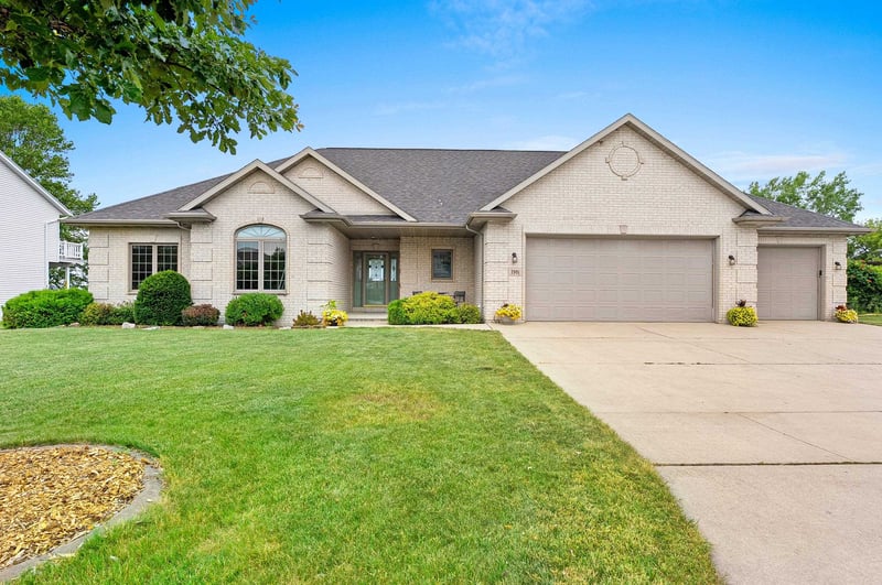 2981 Durham Rd, Green Bay, WI 54311