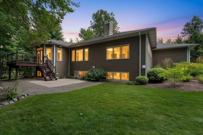 3940 Sunnyview Rd, De Pere, WI 54115