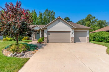 1337 Brooks Ln, Oshkosh, WI 54904