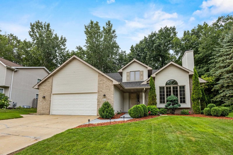2616 Newberry Ave, Green Bay, WI 54302