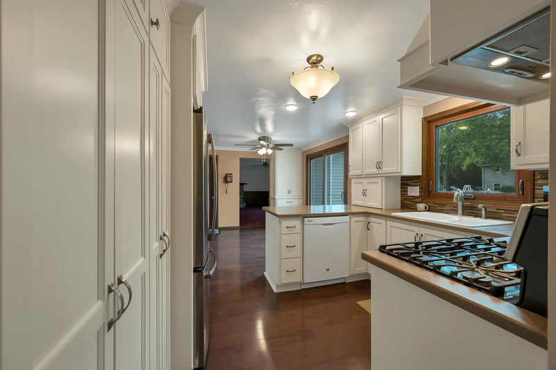 413 S Good Hope Rd, De Pere, WI 54115