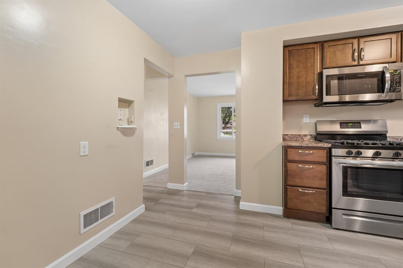 1616 Jefferson St, Oshkosh, WI 54901