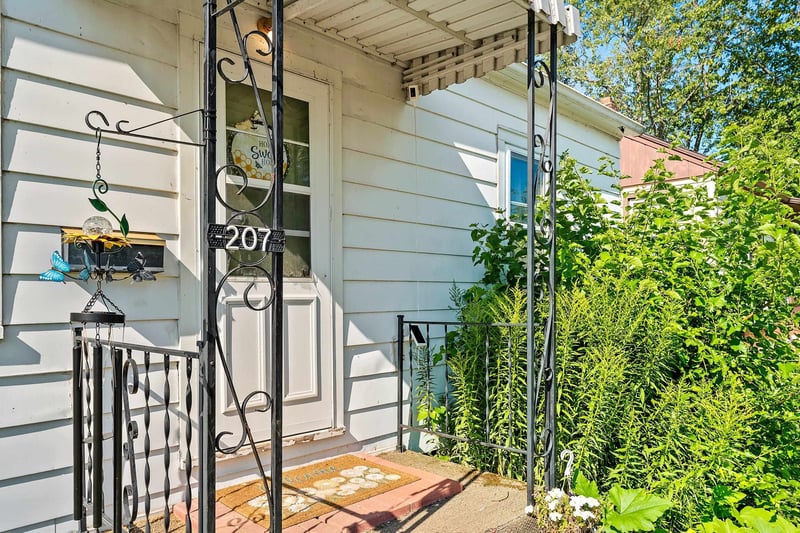 207 Rolland St, Algoma, WI 54201-1140