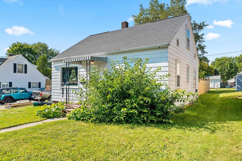 207 Rolland St, Algoma, WI 54201-1140