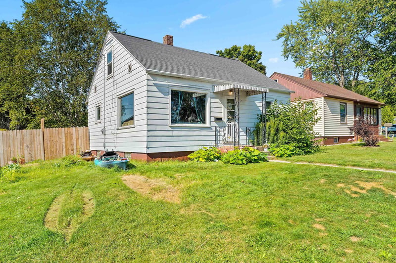 207 Rolland St, Algoma, WI 54201-1140
