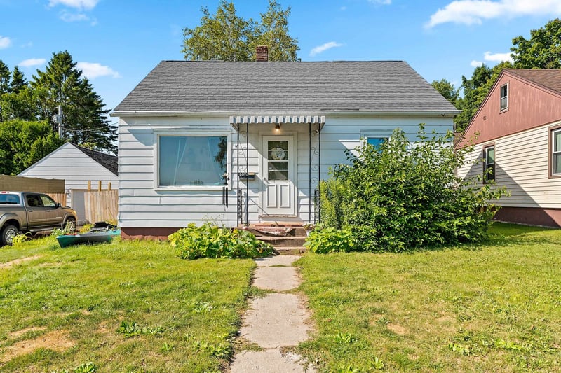 207 Rolland St, Algoma, WI 54201-1140
