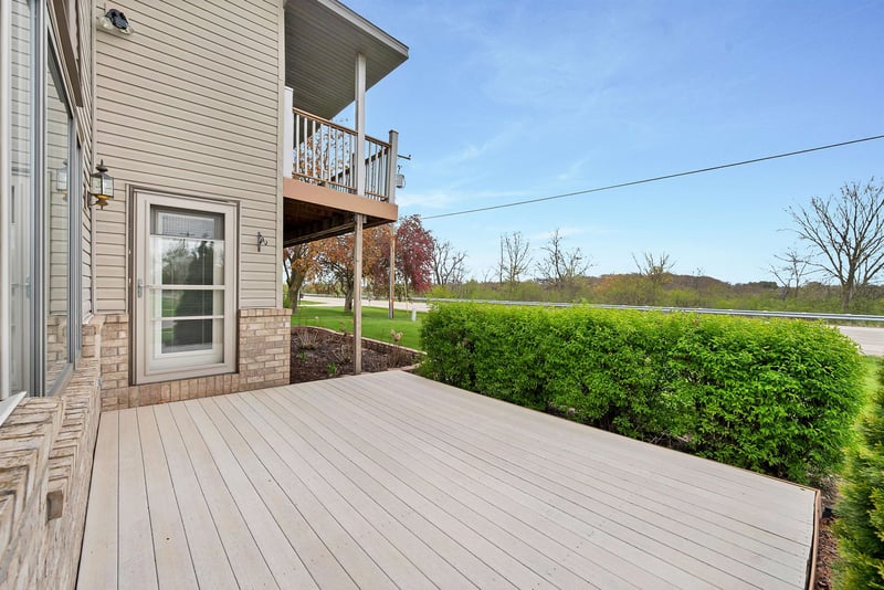2226 Lost Dauphin Rd, De Pere, WI 54115