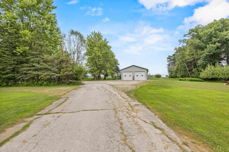 138 Elm Dr, Green Bay, WI 54313