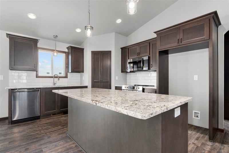 8366 Marlo Ave, Neenah, WI 54956