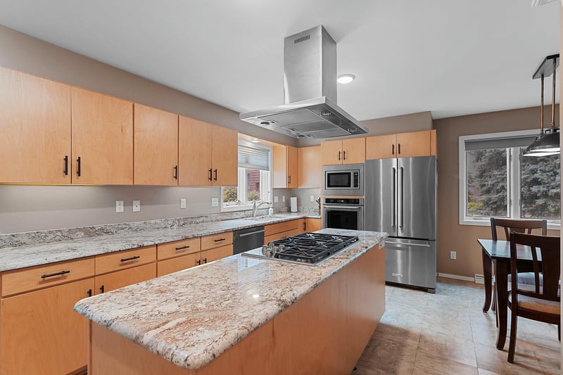 1525 Bay Highlands Dr, Green Bay, WI 54311-7321