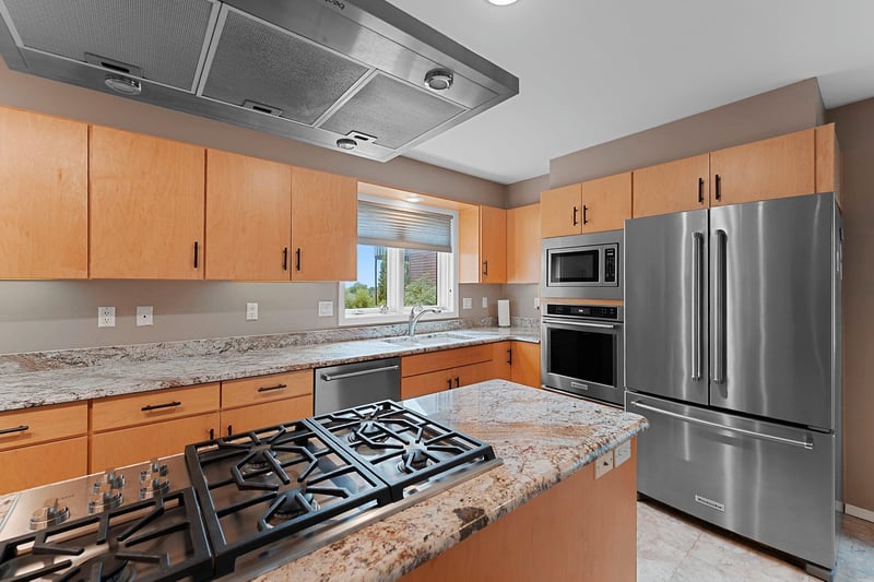 1525 Bay Highlands Dr, Green Bay, WI 54311-7321