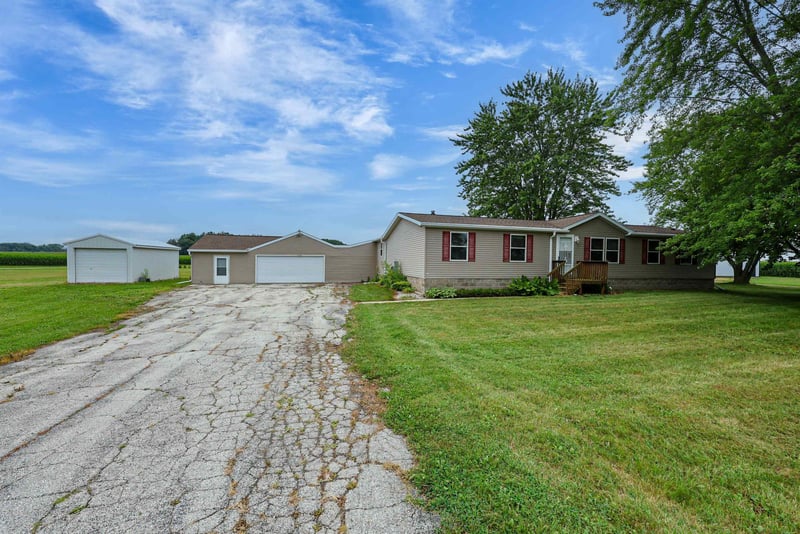 E1207 Town Hall Rd, Luxemburg, WI 54217