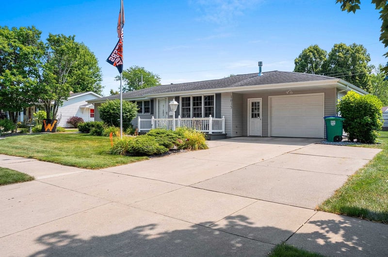 1015 Estes Dr, De Pere, WI 54114
