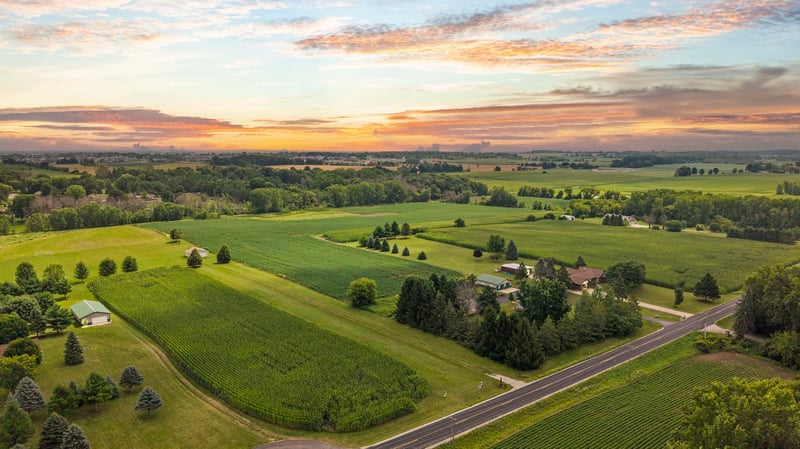 Julius Dr, Greenville, WI 54942