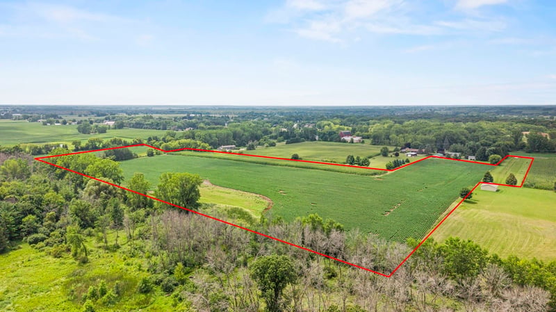 Julius Dr, Greenville, WI 54942